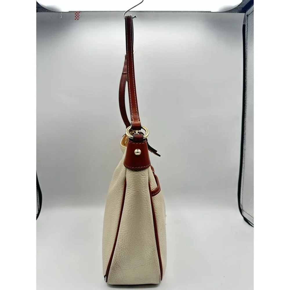 Dooney & Bourke Pebble Grain Rebecca Hobo Shoulder Bag – Classic & Stylish